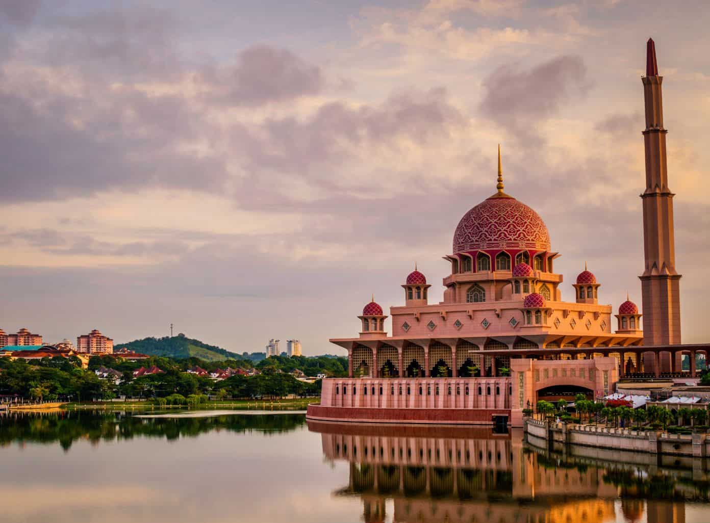 Exploring the Beautiful Floral Gardens of Putrajaya - Malaysia GoTo